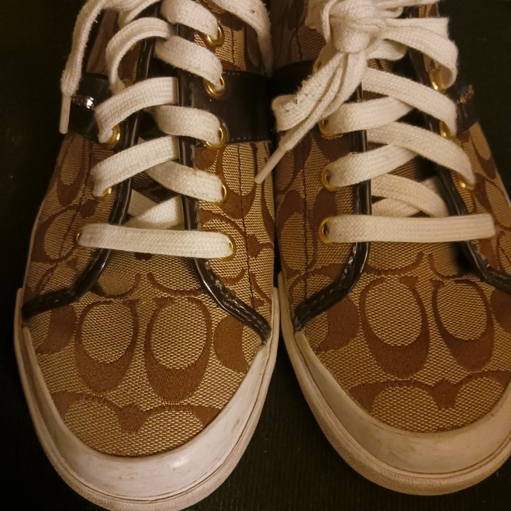 Coach Women's Sneakers Tan with Signature Cs flat, Logo ons Sole Size 10